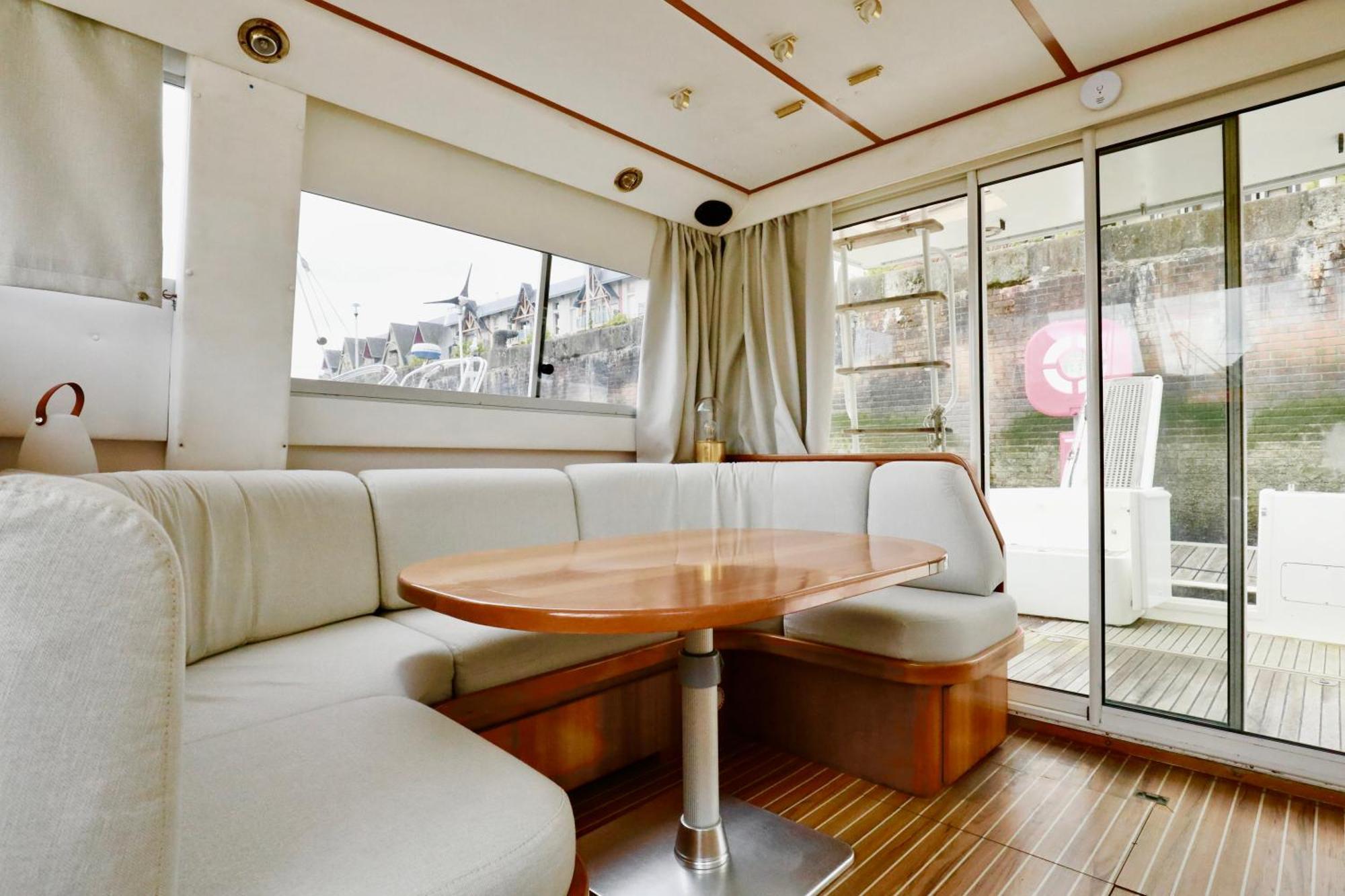 Yacht ドーヴィル エクステリア 写真